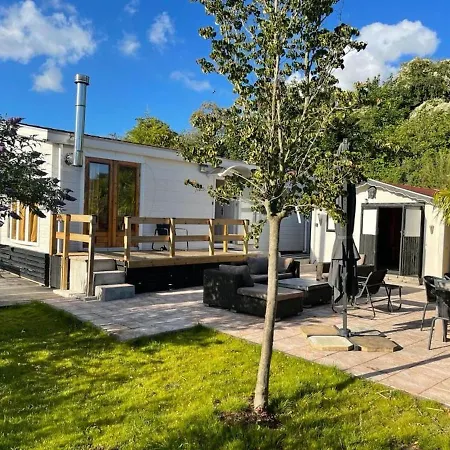 Holiday home Het Witte - Heerlijk Aan Het Water Ooltgensplaat