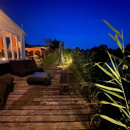 펜션 Het Witte - Heerlijk Aan Het Water Ooltgensplaat